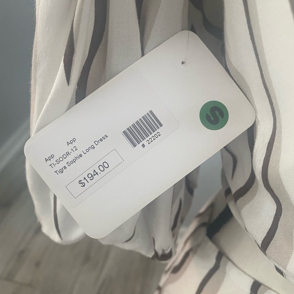 NWT Beautiful long dress size small 4 - Picture 7 of 8